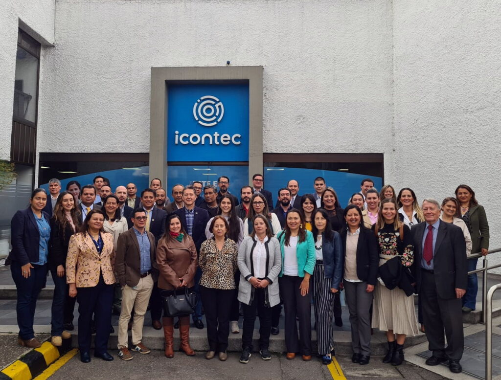 A group of workshop participants at the ICONTEC headquarters in Bogotá